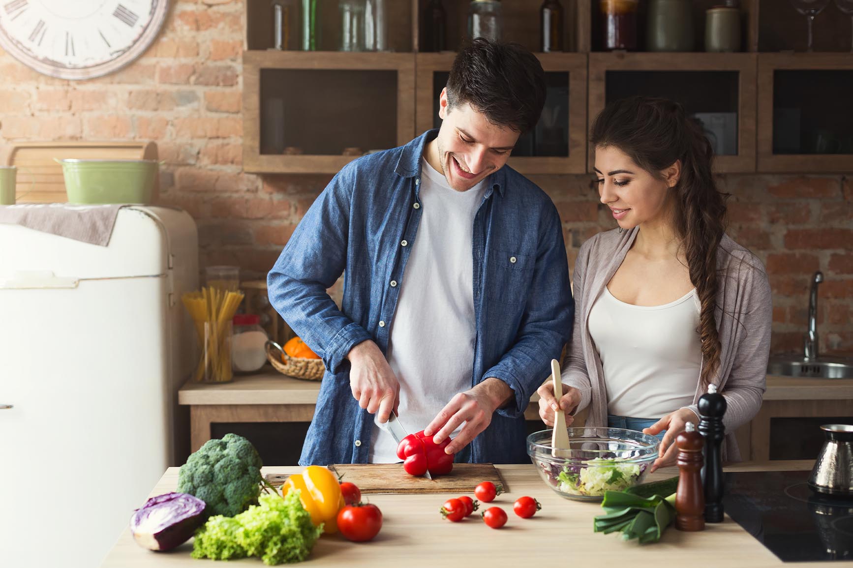 Register-Turkiye-couple-cooking-dinner