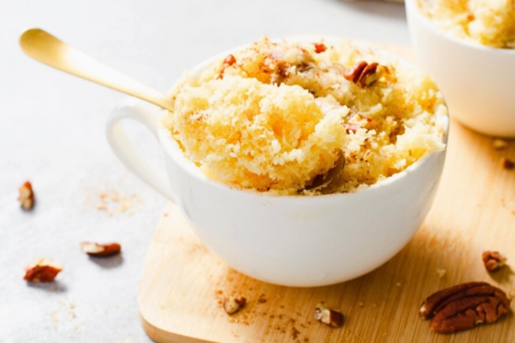 Pastel de vainilla en taza